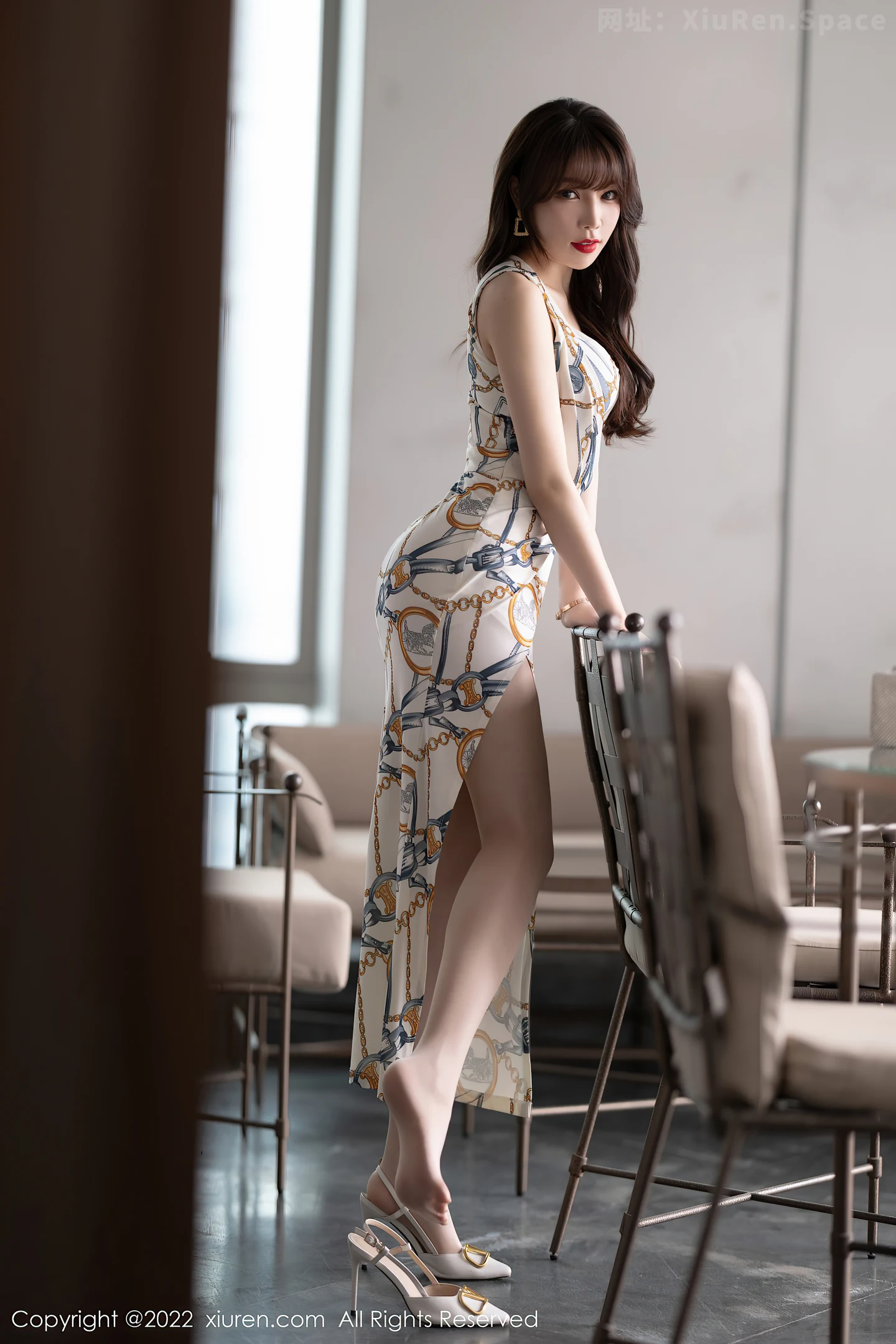 图片[6]-[XiuRen秀人网]VOL.4777 女神芝芝Booty浅色连衣裙半脱露性感黄色内衣原色丝袜诱惑写真77P-秀人网官方网站